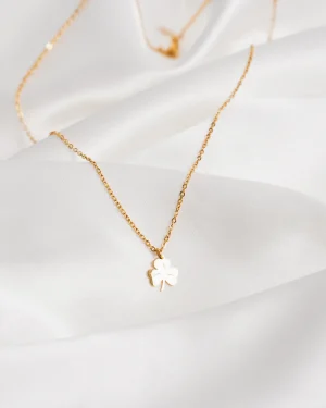 FÍOR SHAMROCK PENDANT NECKLACE